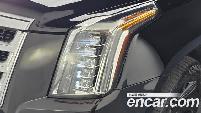 Cadillac Escalade 2018 — Şəkil 15/36