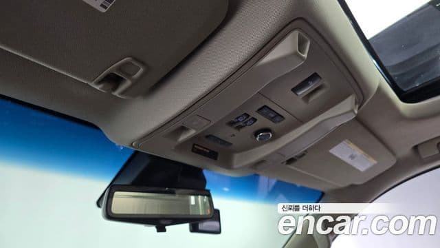 Cadillac Escalade 2018 — Şəkil 2/36