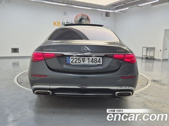 Mercedes-Benz S-Class 2024 — Photo 8/20
