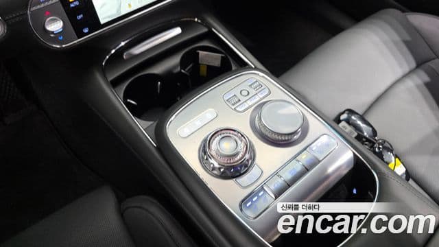Genesis G90 2025 — Photo 18/34