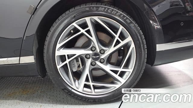 Genesis G90 2025 — Photo 33/34