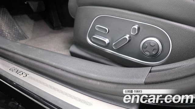 Genesis G90 2025 — Photo 21/34