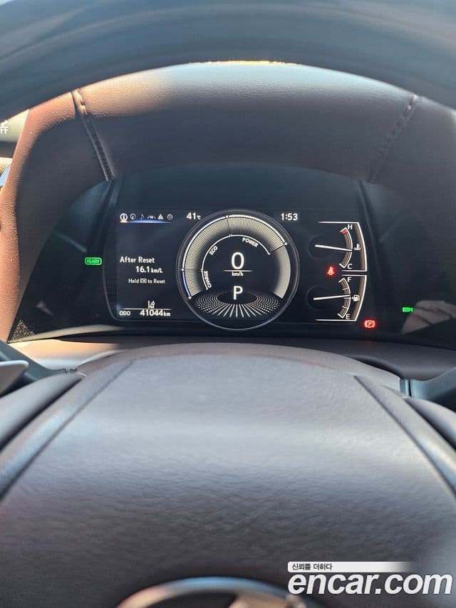 Lexus ES300h 2021 — Şəkil 7/8