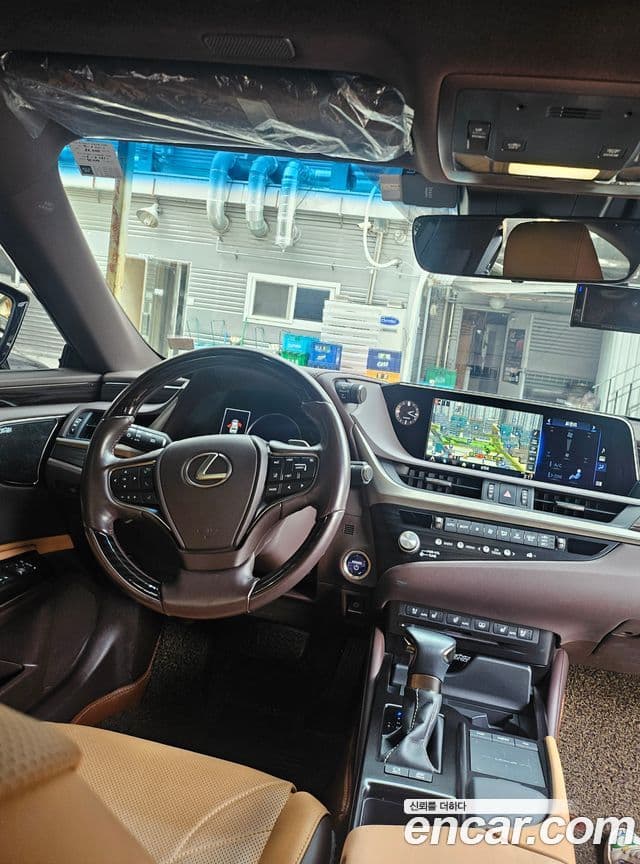 Lexus ES300h 2021 — Şəkil 4/8