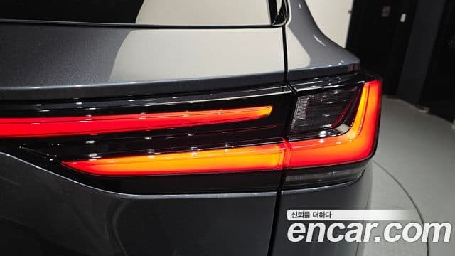 Lexus NX350h 2023 — Photo 23/33