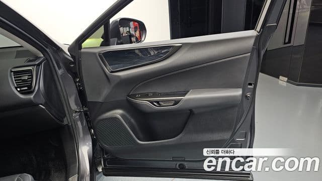 Lexus NX350h 2023 — Photo 18/33