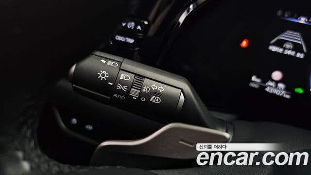 Lexus NX350h 2023 — Photo 19/33