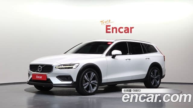 Volvo V60 Cross Country 2019 — ფოტო 7/34