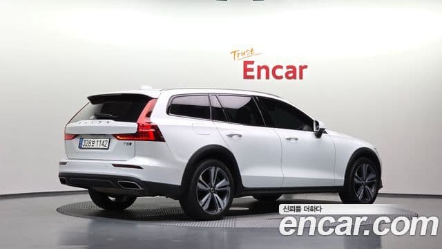 Volvo V60 Cross Country 2019 — ფოტო 12/34