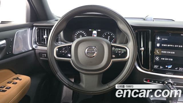 Volvo V60 Cross Country 2019 — ფოტო 24/34