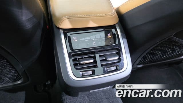 Volvo V60 Cross Country 2019 — ფოტო 30/34