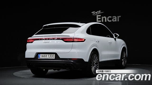 Porsche Cayenne 2023 — Photo 7/36