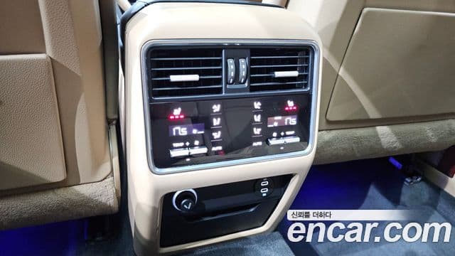 Porsche Cayenne 2023 — Photo 10/36