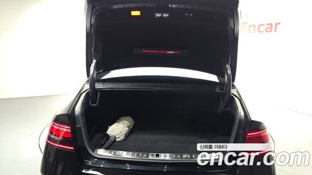 Genesis G90 2025 — Photo 21/33