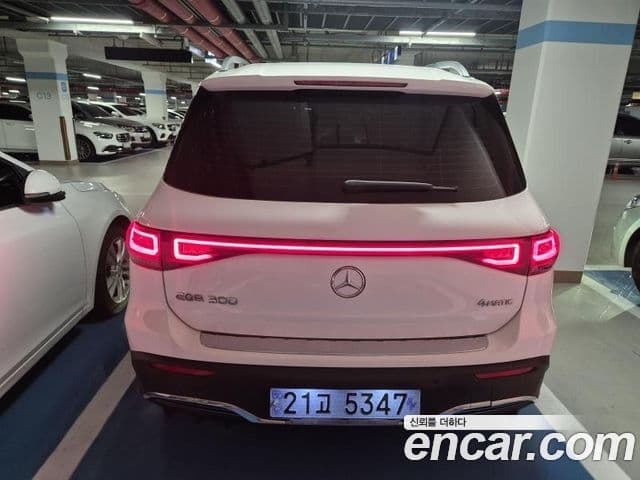 Mercedes-Benz EQB 2022 — ფოტო 7/9