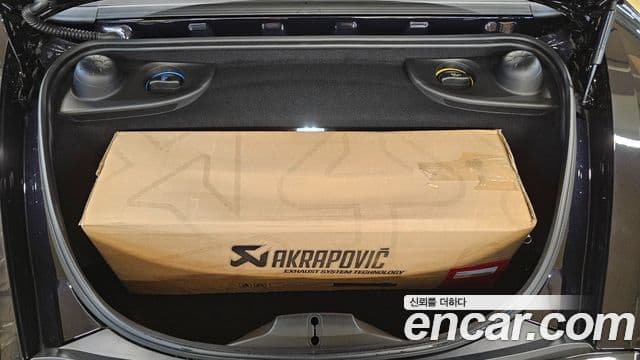 Porsche 718 Boxster 2024 — Фото 17/20