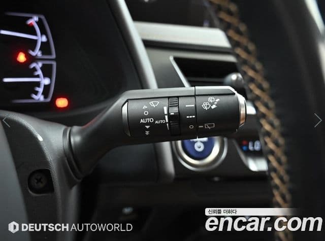 Lexus UX250h 2019 — Şəkil 9/20