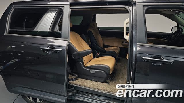 Kia Carnival 2022 — Фото 12/20