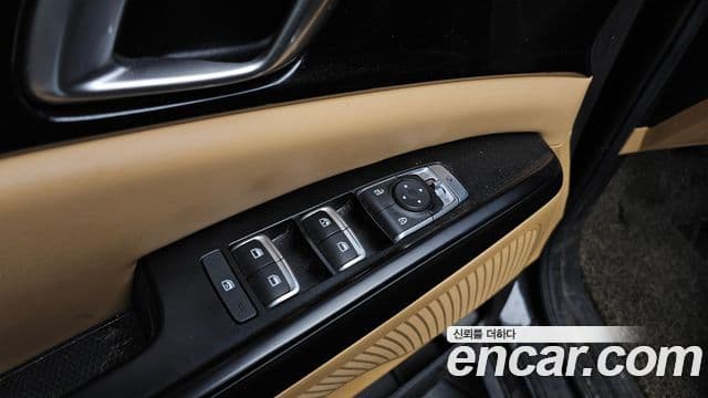 Kia Carnival 2022 — Фото 17/20