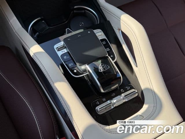 Mercedes-Benz GLS-Class 2023 — Photo 10/20
