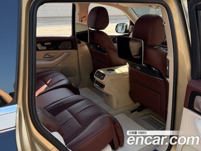 Mercedes-Benz GLS-Class 2023 — Photo 16/20
