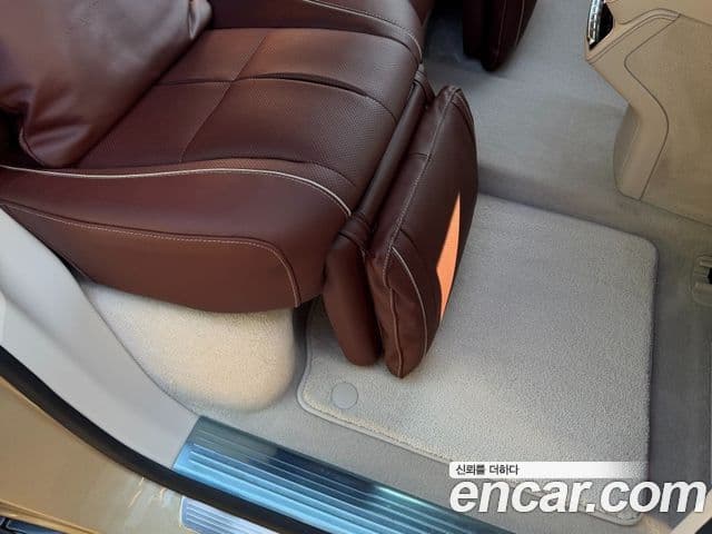 Mercedes-Benz GLS-Class 2023 — Photo 14/20