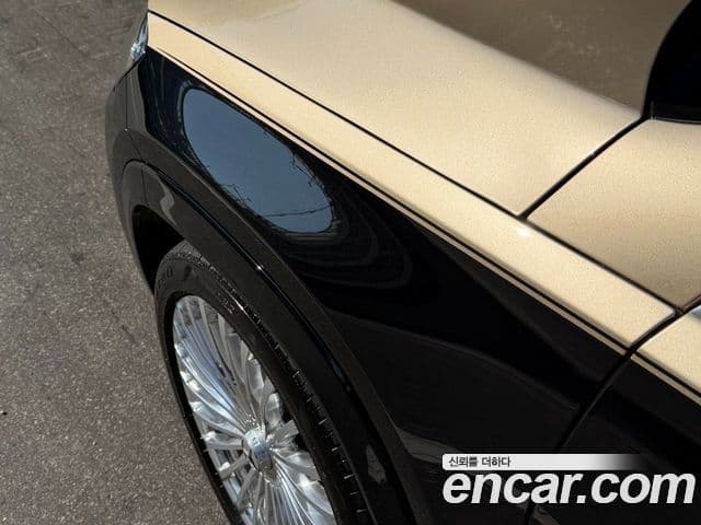 Mercedes-Benz GLS-Class 2023 — Photo 8/20