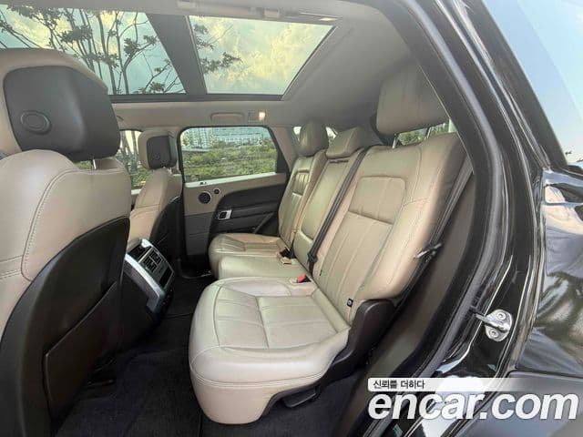 Land Rover Range Rover Sport 2018 — Photo 12/20