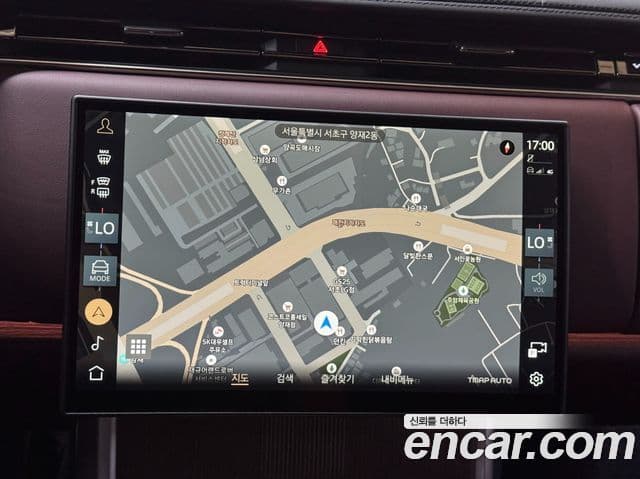 Land Rover Range Rover 2025 — Фото 17/20