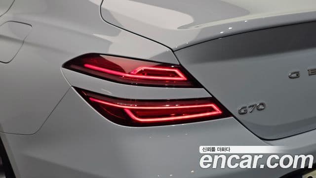 Genesis G70 2022 — ფოტო 31/31
