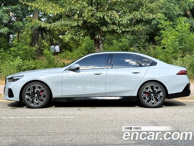 BMW 5 Series 2026 — Photo 7/20