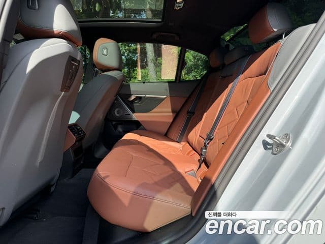 BMW 5 Series 2026 — Photo 2/20