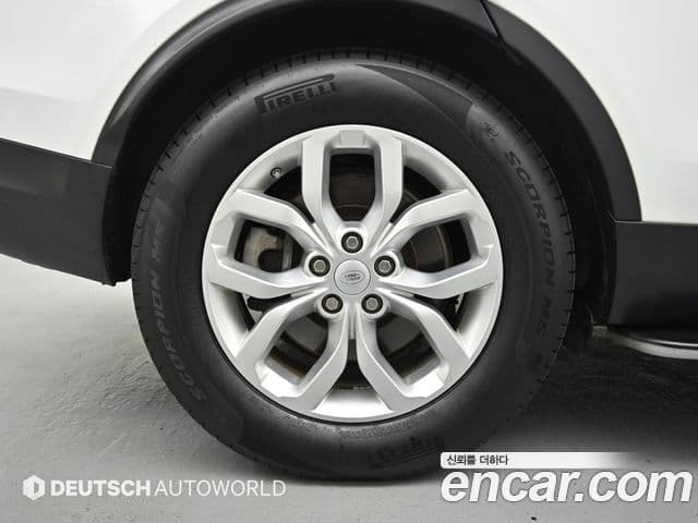 Land Rover Discovery 5 2019 — Şəkil 6/20