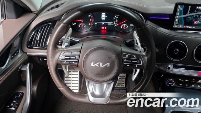 Kia Stinger 2022 — Фото 13/20