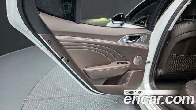 Kia Stinger Meister 2022 — Photo 22/39