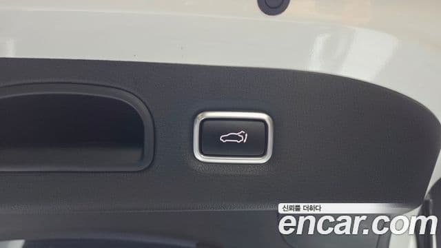 Kia Stinger Meister 2022 — Photo 15/39