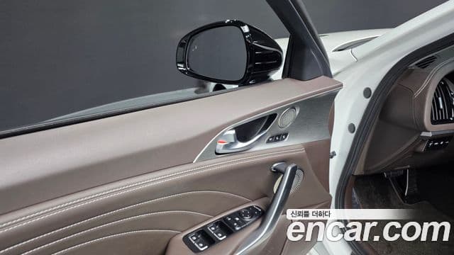 Kia Stinger Meister 2022 — Photo 18/39