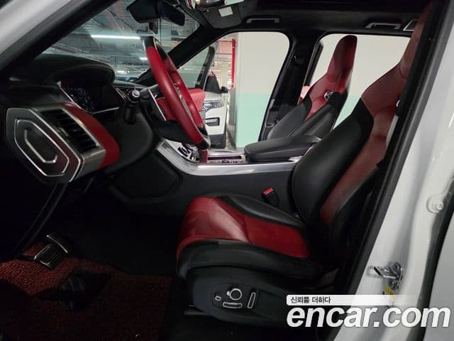 Land Rover Range Rover Sport 2018 — Photo 17/19