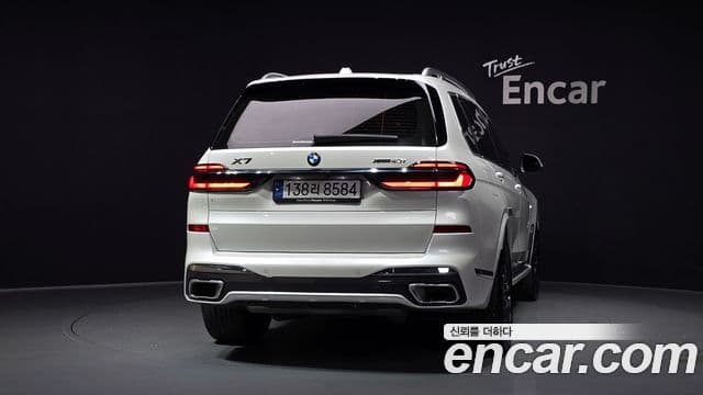 BMW X7 2024 — Photo 33/36