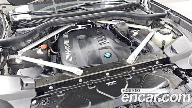 BMW X7 2024 — Photo 25/36