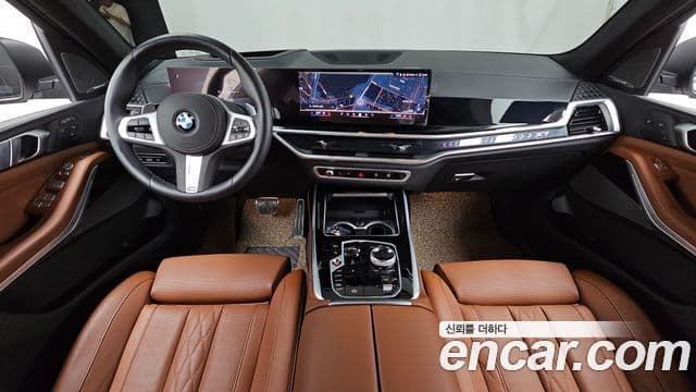 BMW X7 2024 — Photo 14/36