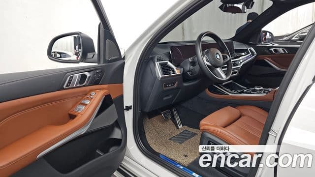 BMW X7 2024 — Photo 23/36