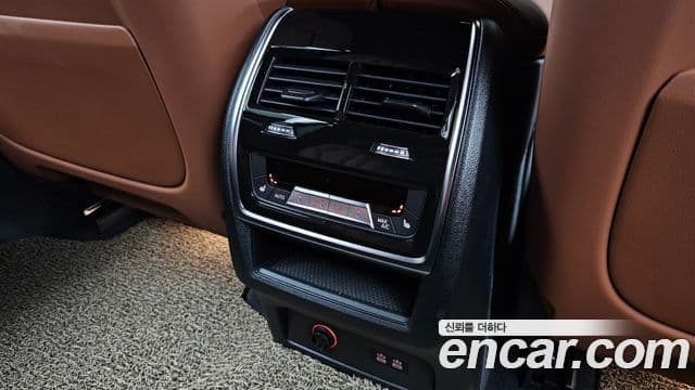 BMW X7 2024 — Photo 24/36