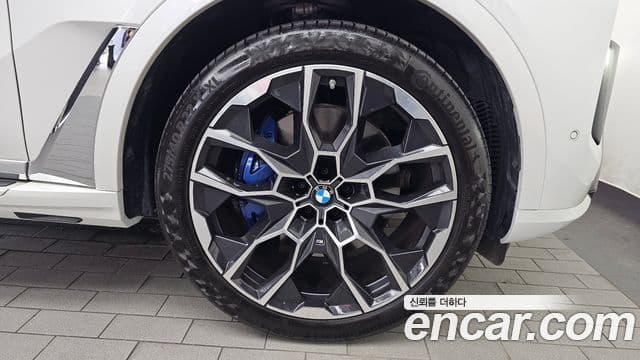 BMW X7 2024 — Photo 34/36