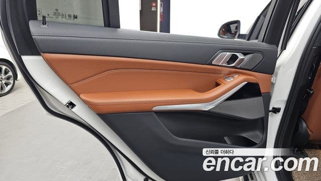 BMW X7 2024 — Photo 19/36