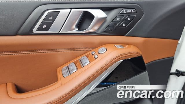 BMW X7 2024 — Photo 11/36