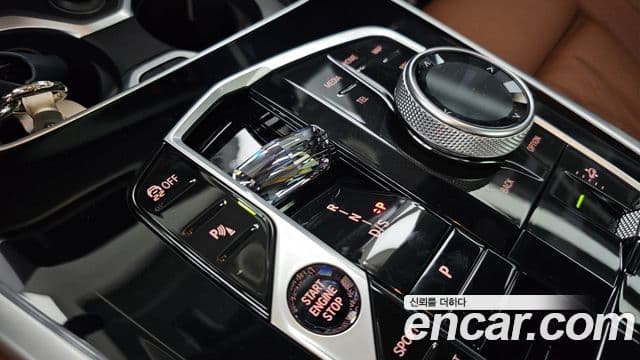 BMW X7 2024 — Photo 16/36