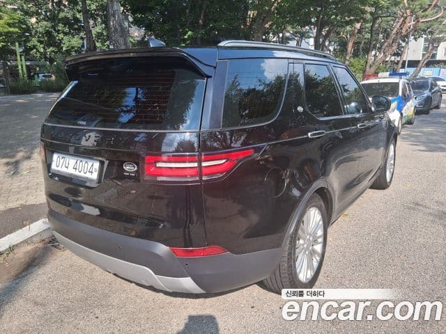 Land Rover Discovery 5 2018 — Şəkil 11/20
