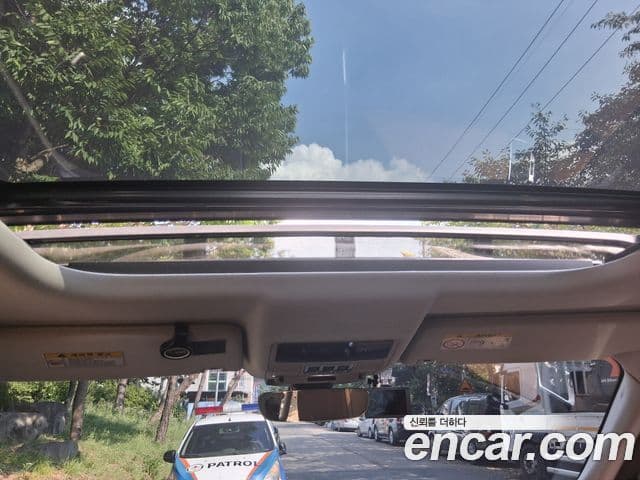 Land Rover Discovery 5 2018 — Şəkil 6/20
