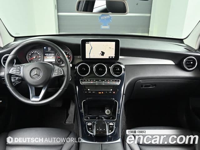 Mercedes-Benz GLC-Class 2018 — ფოტო 15/20